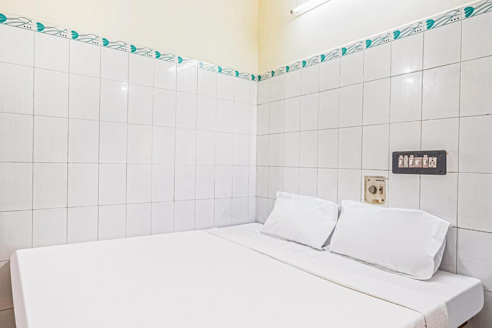 Hotel Spot On Venkata Sai Residency Tirupati Exterior foto