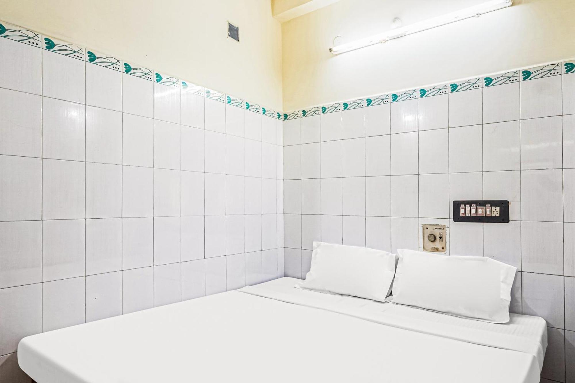 Hotel Spot On Venkata Sai Residency Tirupati Exterior foto
